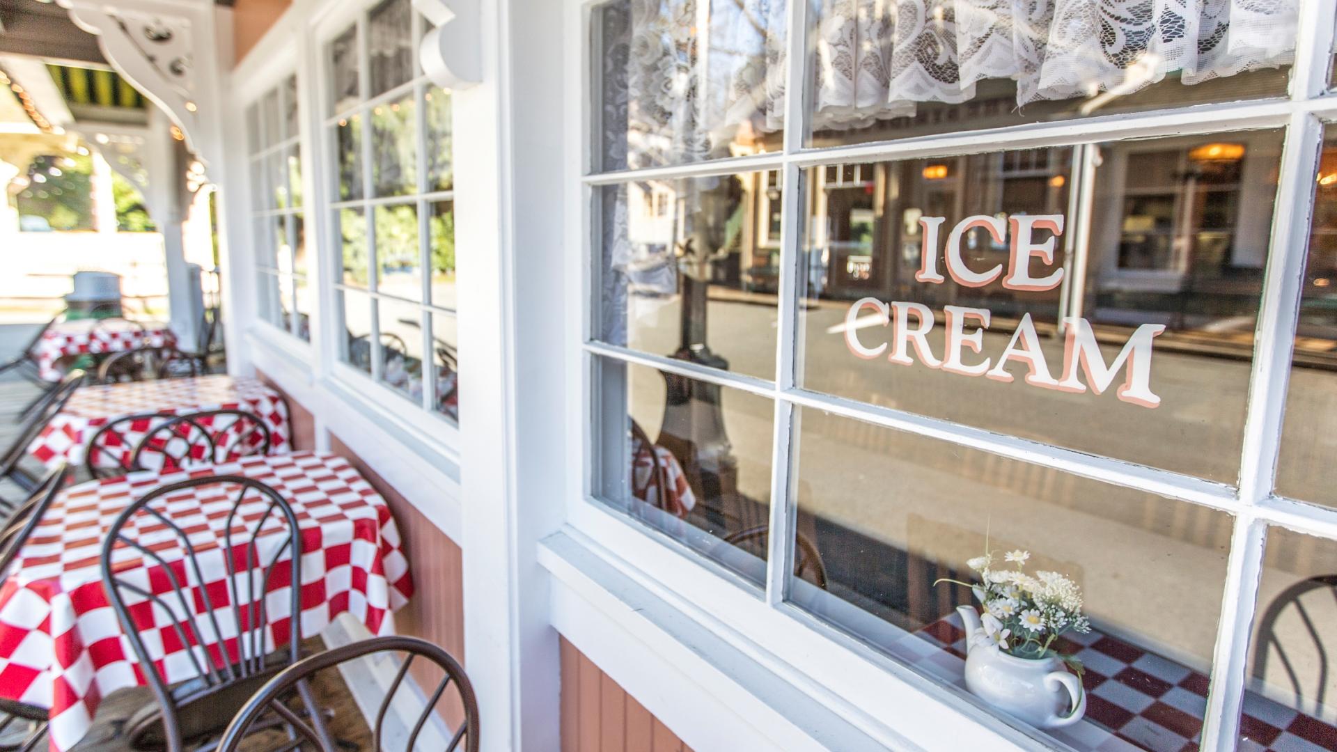 Mai’s Café FoodBurnaby